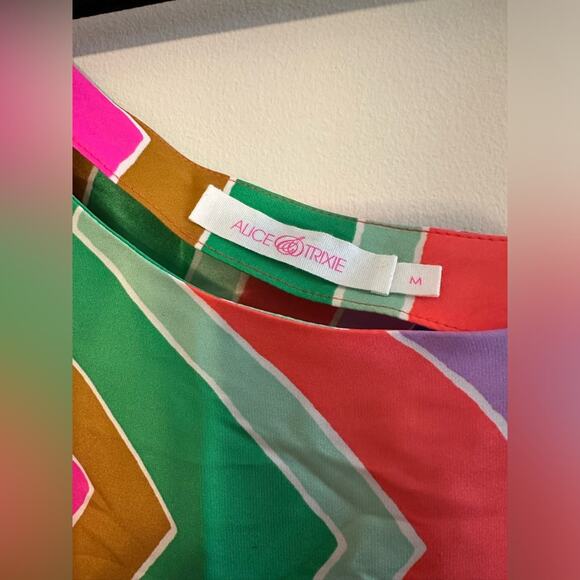 Alice & Trixie Silk One Shoulder Chevron Neon handkerchief blouse size medium - Picture 3 of 6